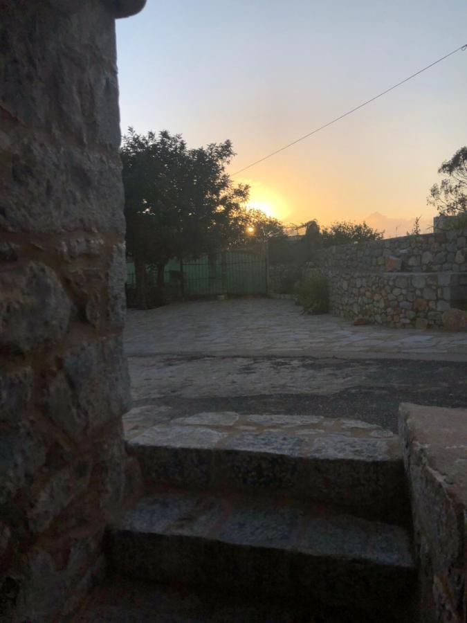 דירות Álika Kamares Cave House 3 מראה חיצוני תמונה