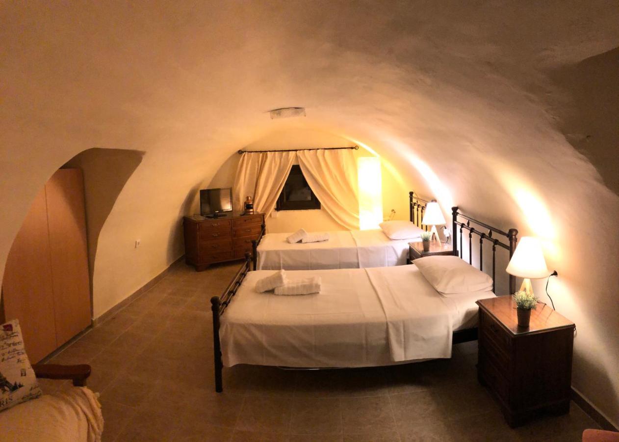 דירות Álika Kamares Cave House 3 מראה חיצוני תמונה