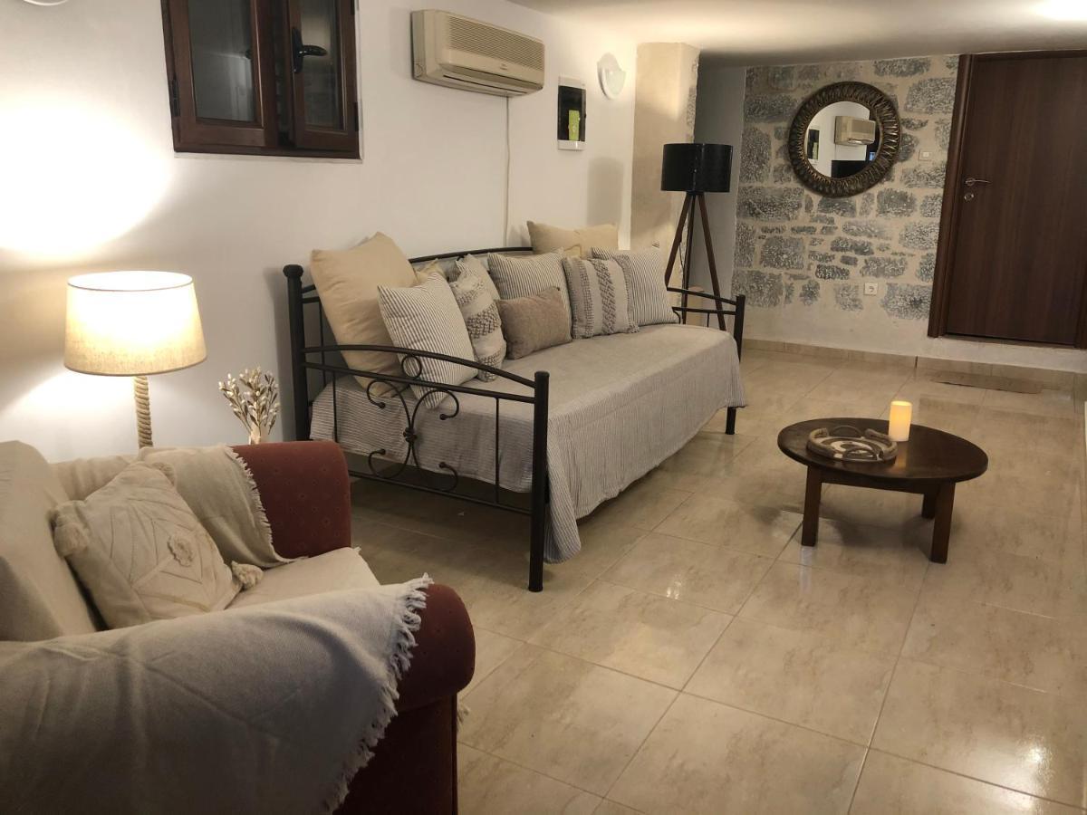 דירות Álika Kamares Cave House 3 מראה חיצוני תמונה